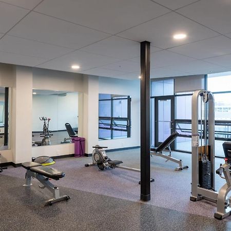Flexhome Skywalk To Fiserv U4 With Rooftop, Gym, And Parking ميلووكي المظهر الخارجي الصورة