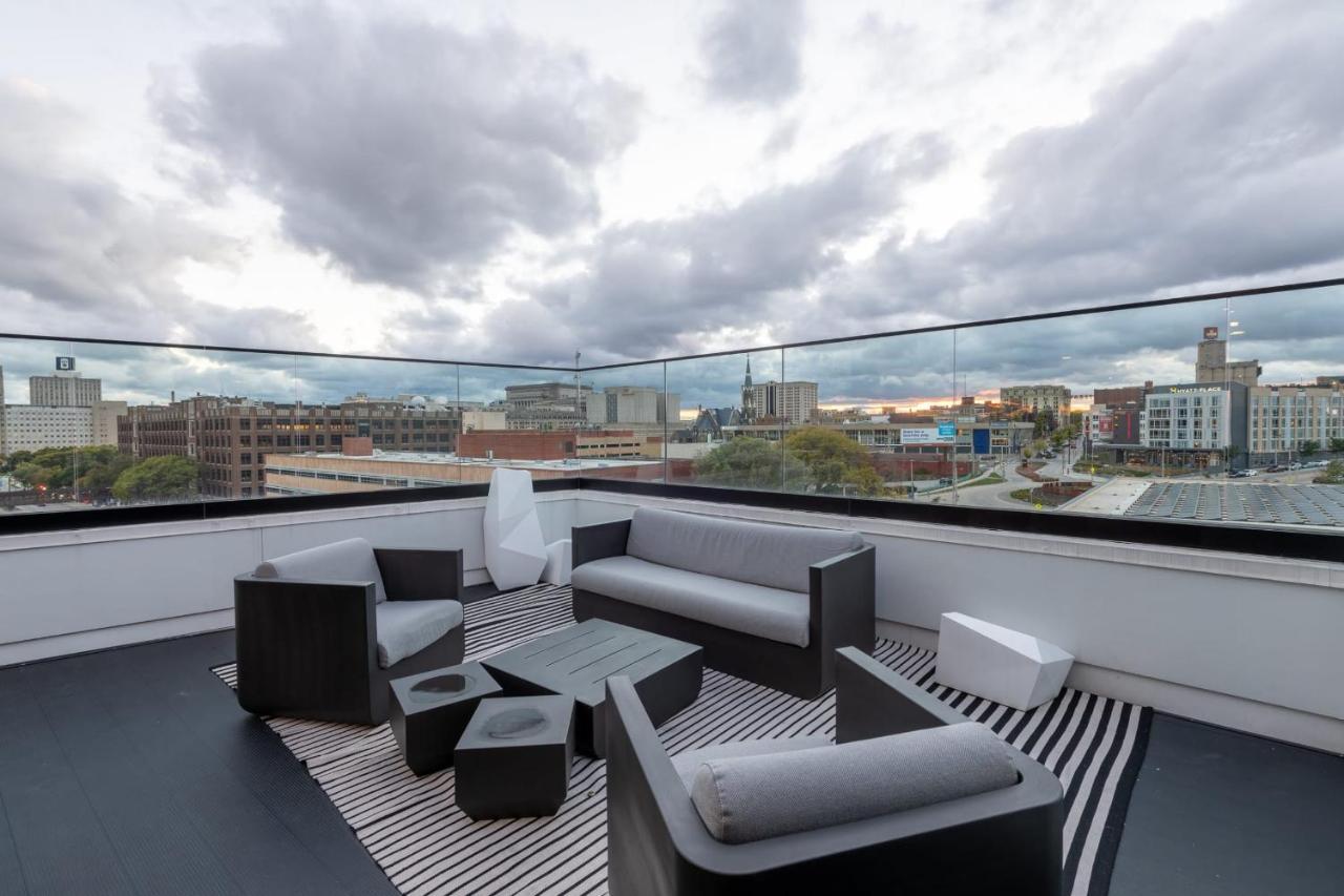 Flexhome Skywalk To Fiserv U4 With Rooftop, Gym, And Parking ميلووكي المظهر الخارجي الصورة